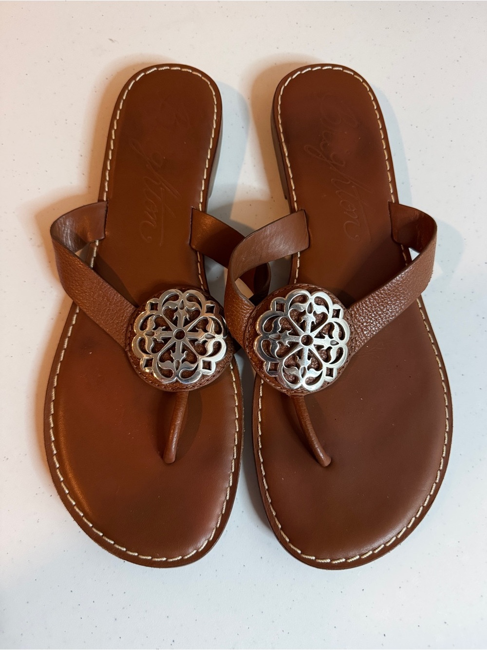 Brighton Brown Leather Toe-Post Sandals Silver Medallion Alice 10W
